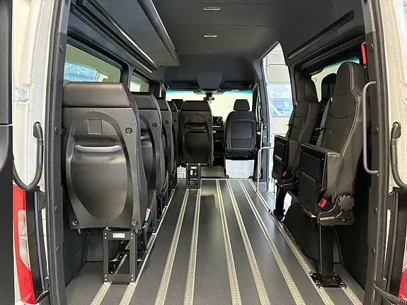 Mercedes-Benz Sprinter 317 2026 photo 2