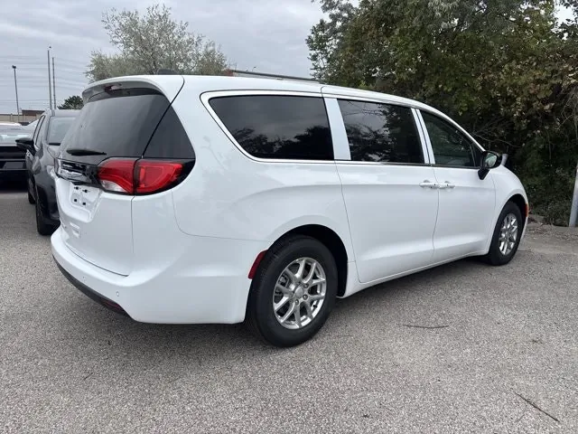 Chrysler Grand Caravan 2027 photo 5