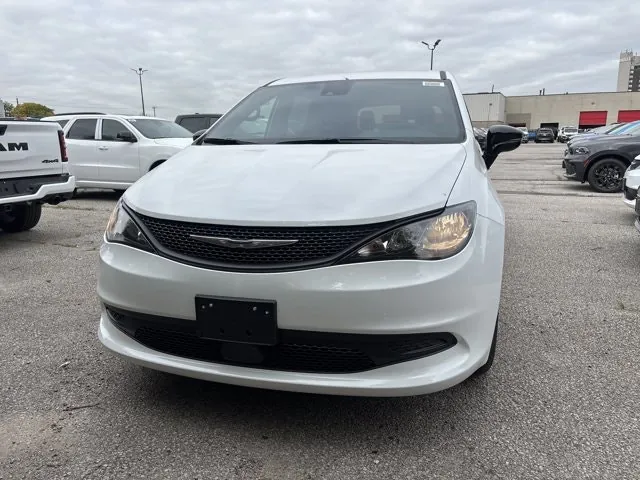Chrysler Grand Caravan 2027 photo 2