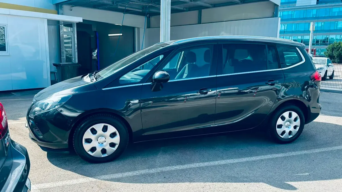 Opel Zafira 2013 photo 2