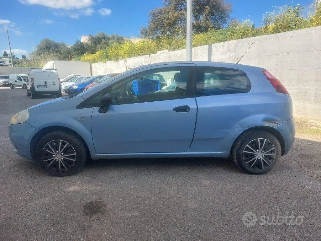 Fiat Grande Punto 2008 photo 4