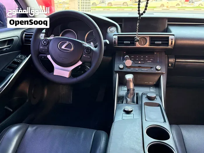 Lexus Is 250 2015 photo 4