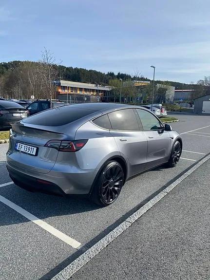 Tesla Model Y 2022 photo 4