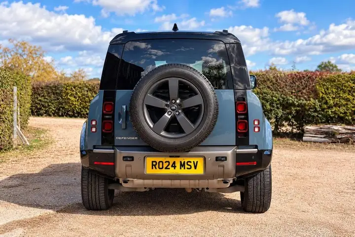 Land Rover Defender 2024 photo 5