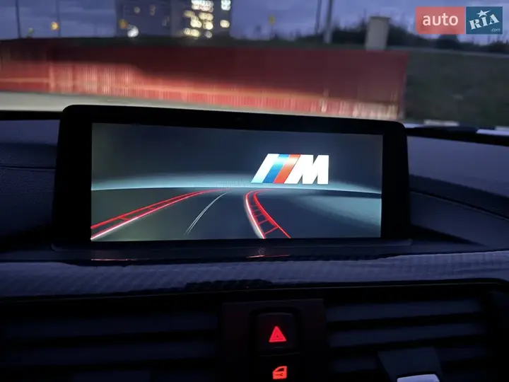 BMW M4 2017 photo 3