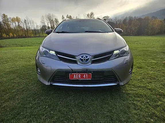 Toyota Auris 2015 photo 2