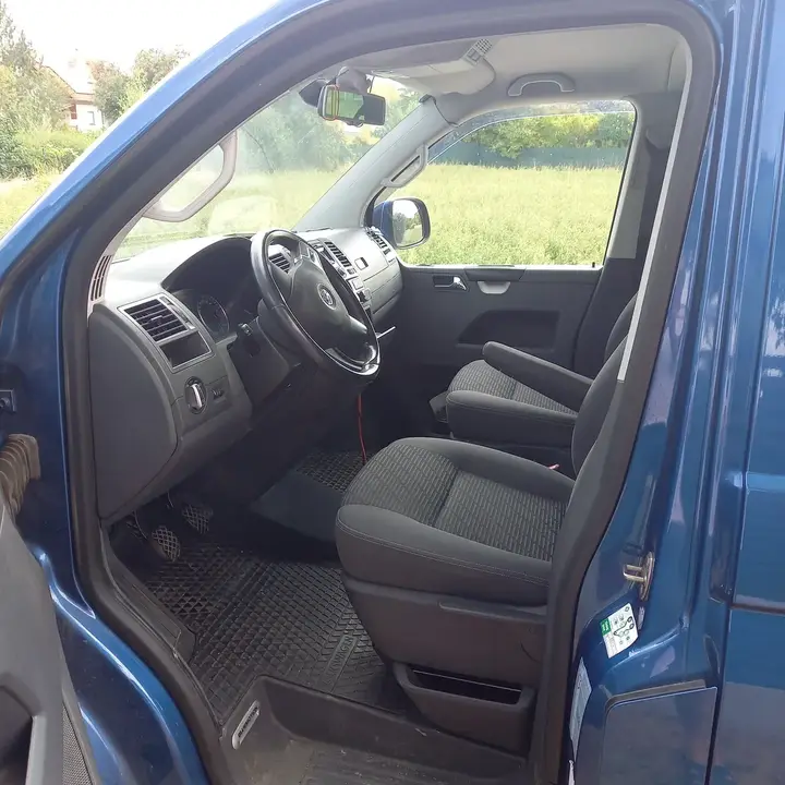 Volkswagen Multivan 2012 photo 3