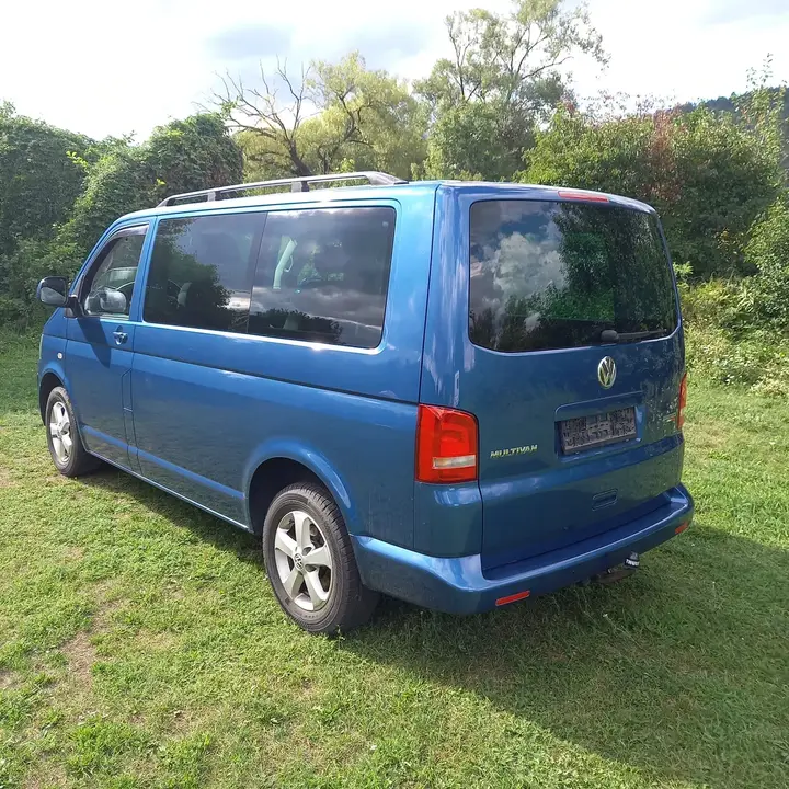 Volkswagen Multivan 2012 photo 2