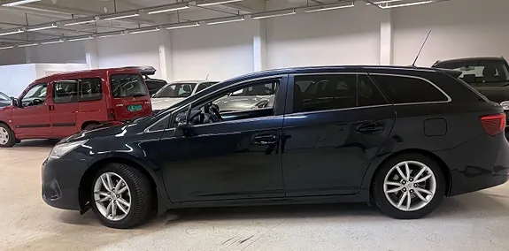 Toyota Avensis 2016 photo 5