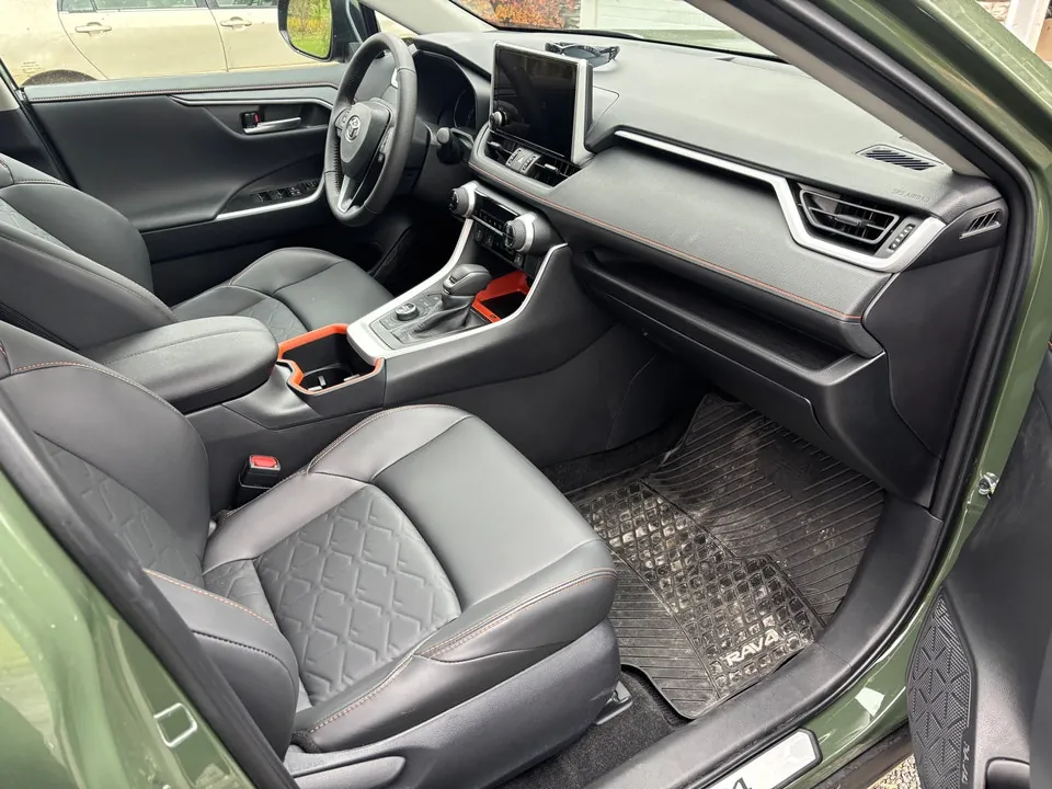 Toyota Rav4 2025 photo 3