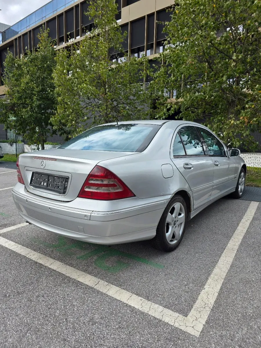Mercedes-Benz C-Class 2001 photo 3