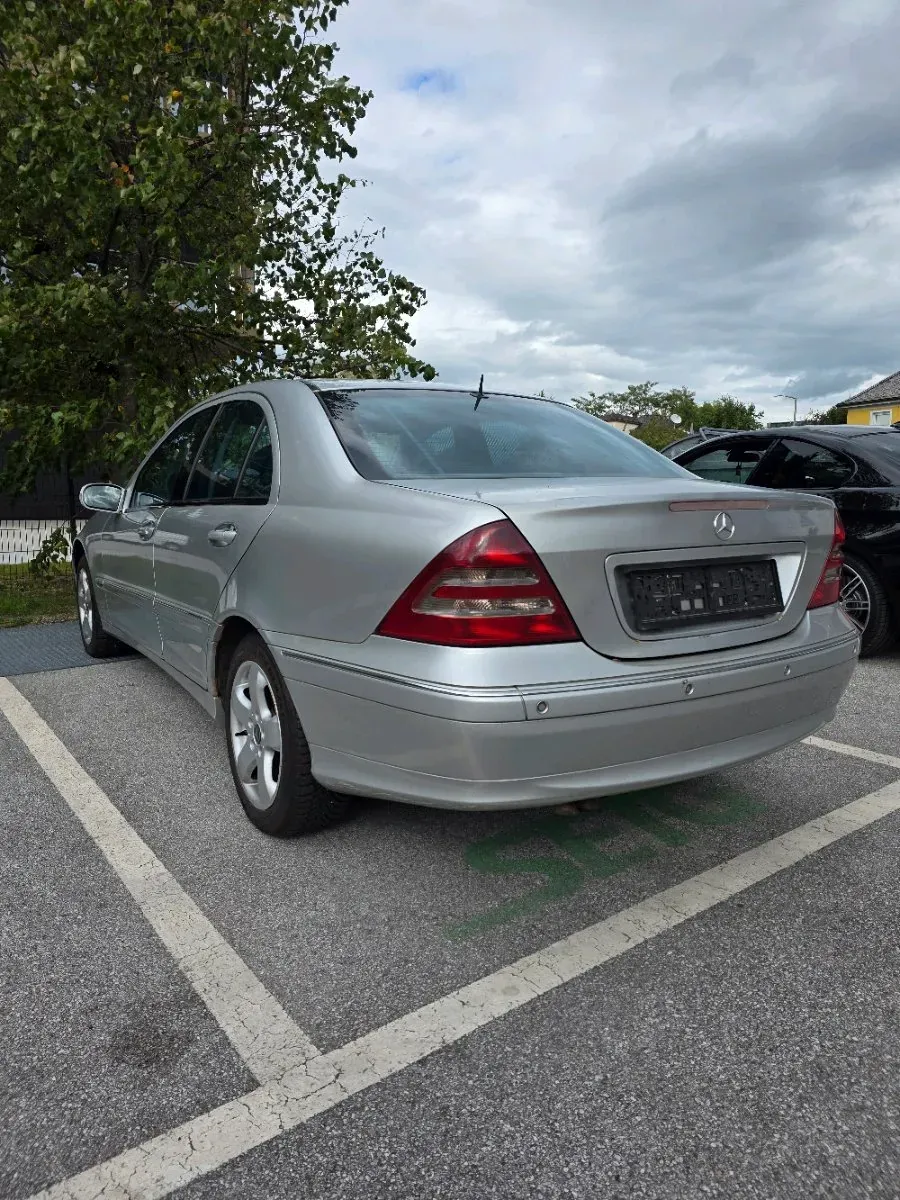 Mercedes-Benz C-Class 2001 photo 2