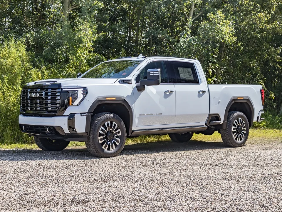GMC Sierra 3500Hd 2026 photo 3