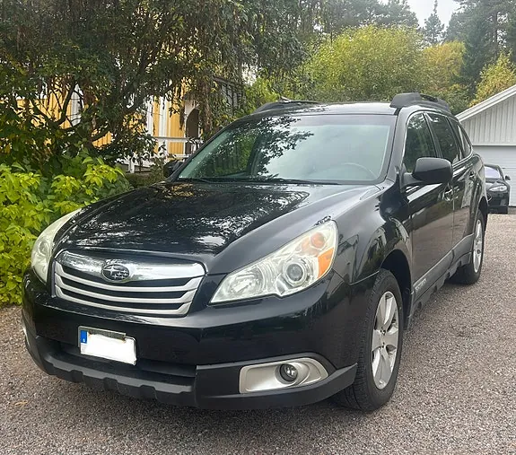 Subaru Outback 2010 photo 3