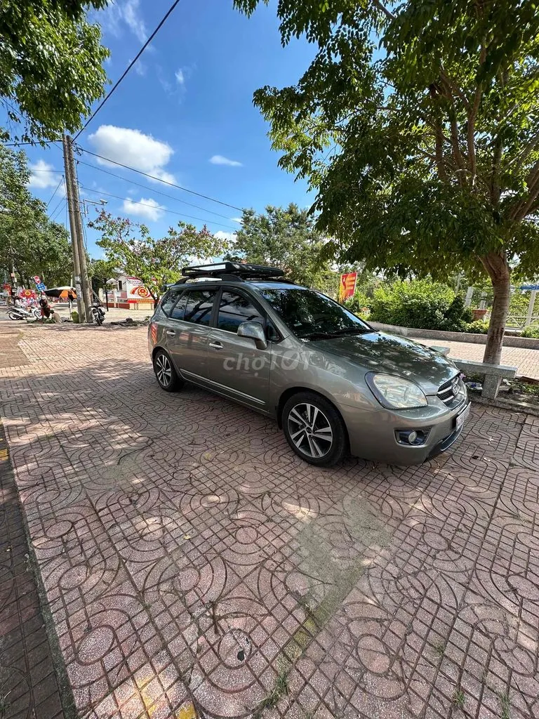 Kia Carens 2009 photo 2
