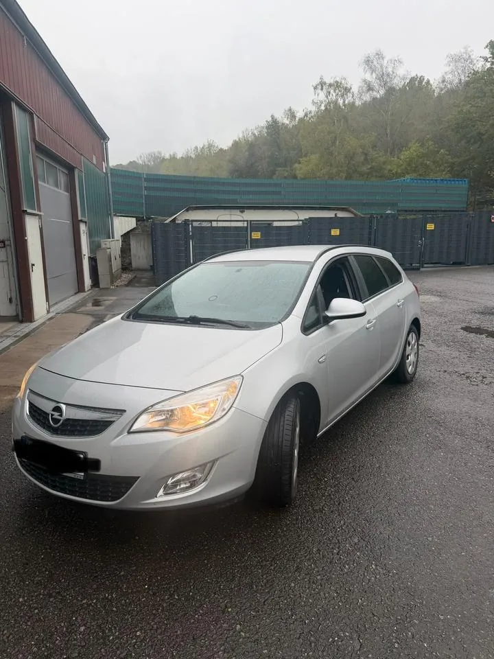 Opel Astra J Sports Tourer