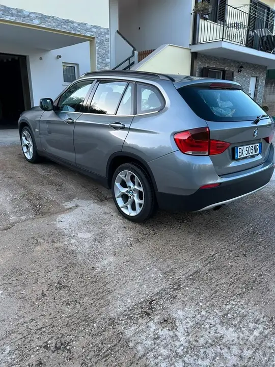 BMW X1 2011 photo 2