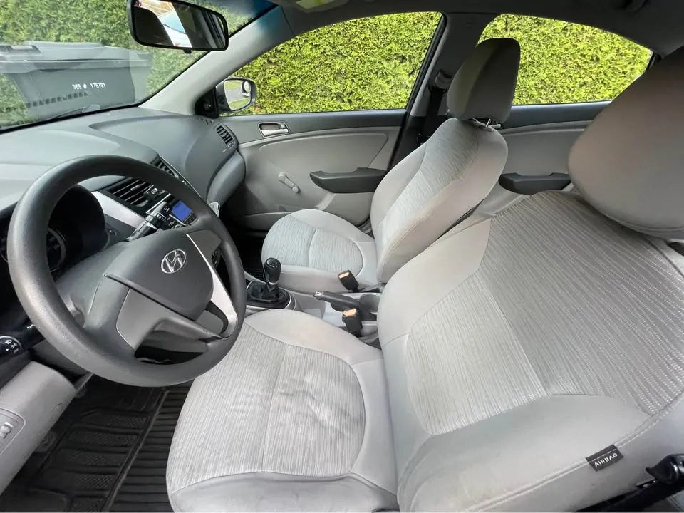 Hyundai Accent 2015 photo 4