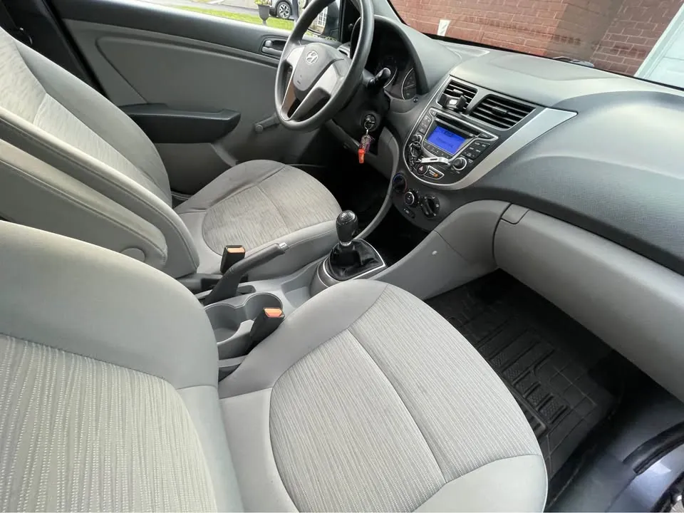 Hyundai Accent 2015 photo 3