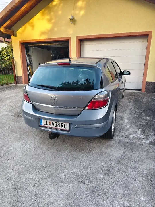 Opel Astra 2007 photo 2