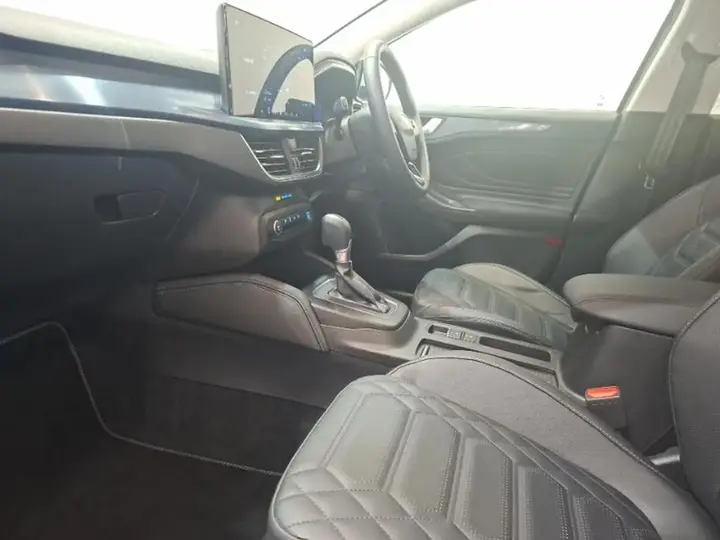 Ford Focus 2023 photo 5
