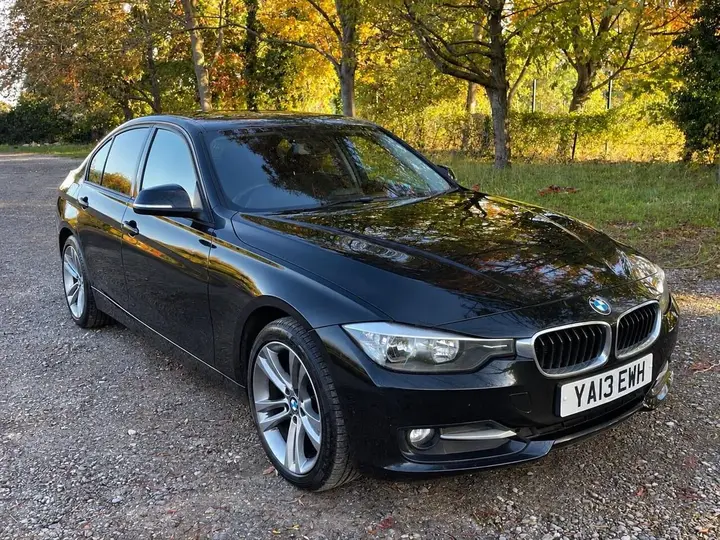 BMW 3 Series 2013 photo 2