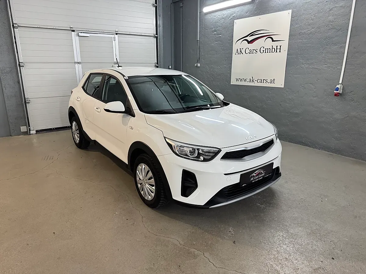 Kia Stonic 2023 photo 2