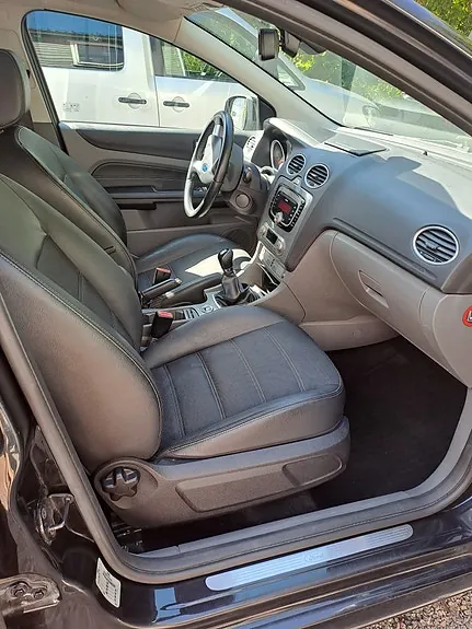 Ford Focus 2010 photo 5