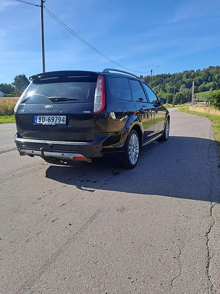 Ford Focus 2010 photo 4