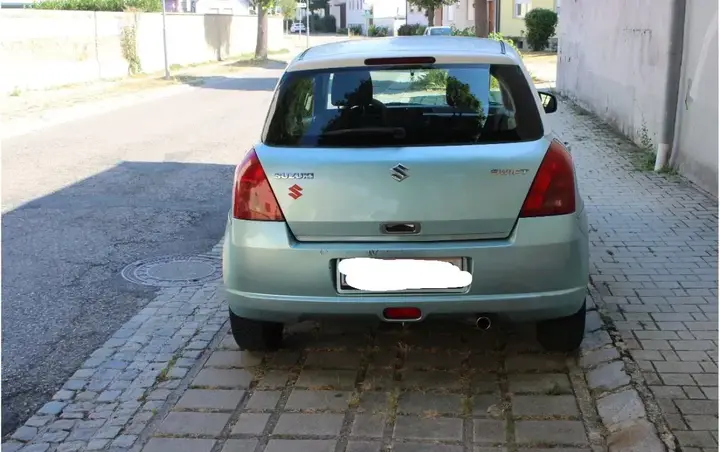 Suzuki Swift 2007 photo 2