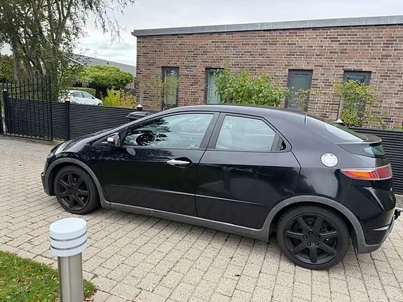 Honda Civic 2006 photo 2