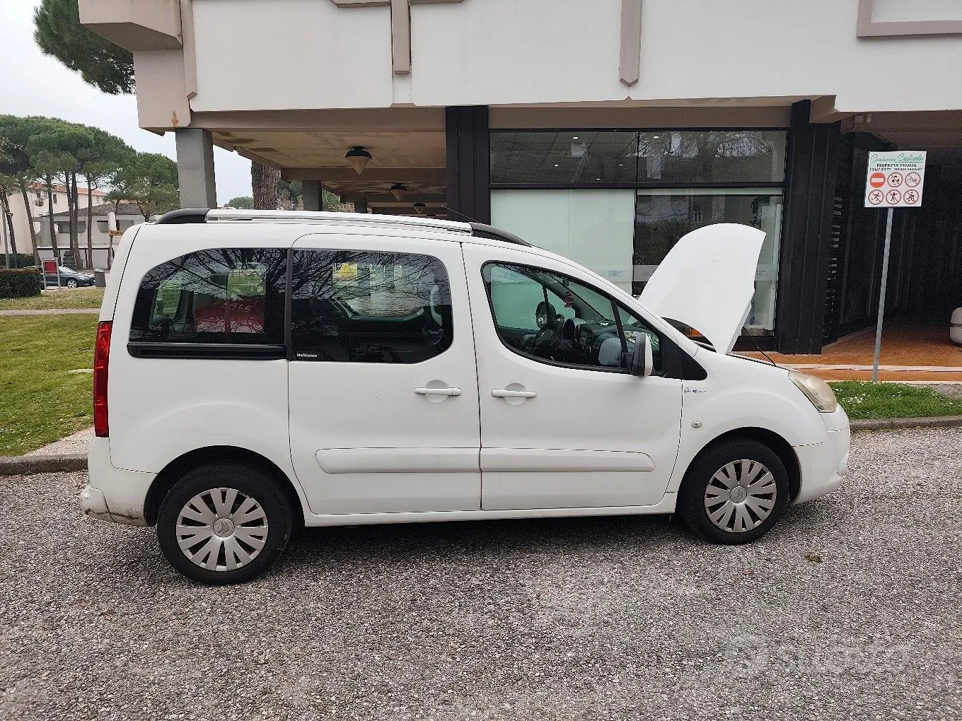 Citroen Berlingo 2010 photo 2