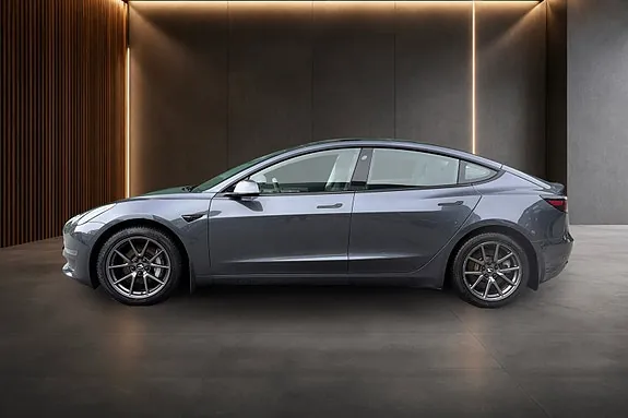 Tesla Model 3 2021 photo 2