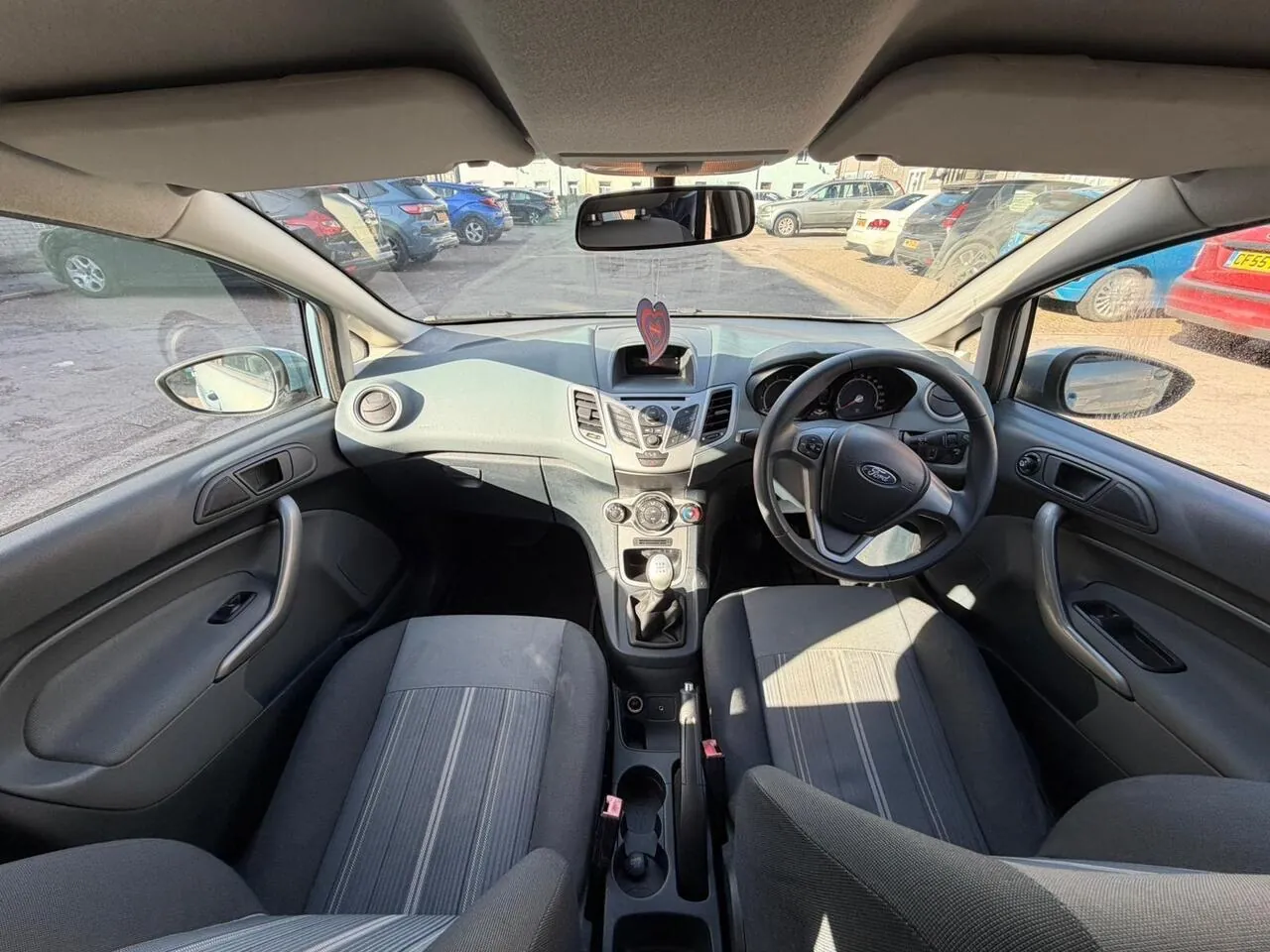 Ford Fiesta 2009 photo 4