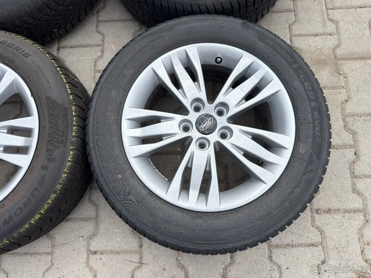 Ford Transit Connect photo 5
