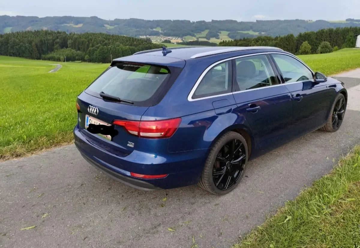 Audi A4 2017 photo 3