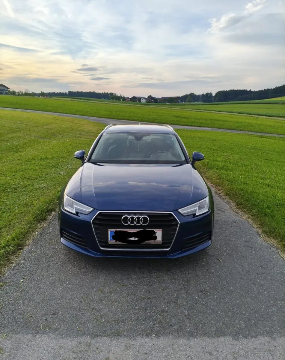 Audi A4 2017 photo 2