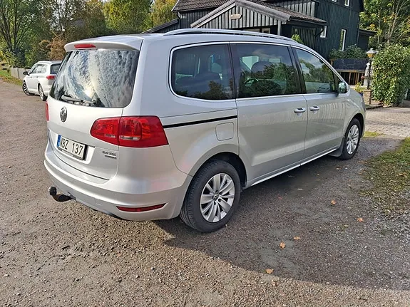 Volkswagen Sharan 2013 photo 2