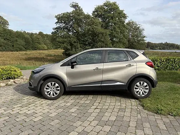 Renault Captur 2016 photo 2