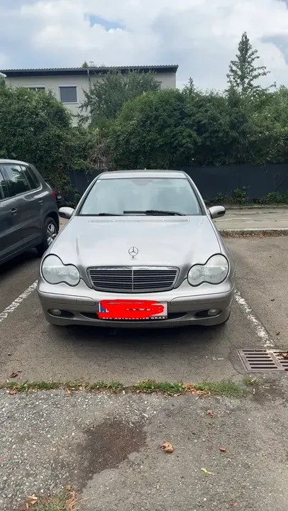 Mercedes-Benz C-Class 2004 photo 2