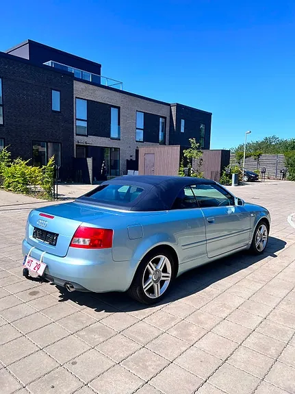 Audi A4 2003 photo 2