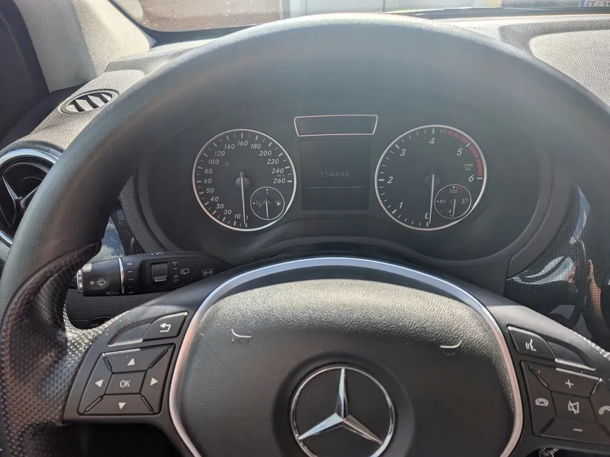 Mercedes-Benz B-Class 2012 photo 2