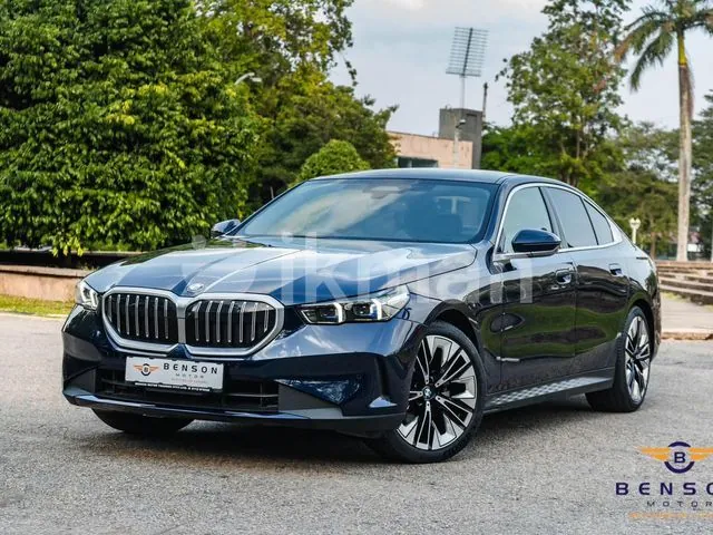 BMW 523I 2024 photo 5