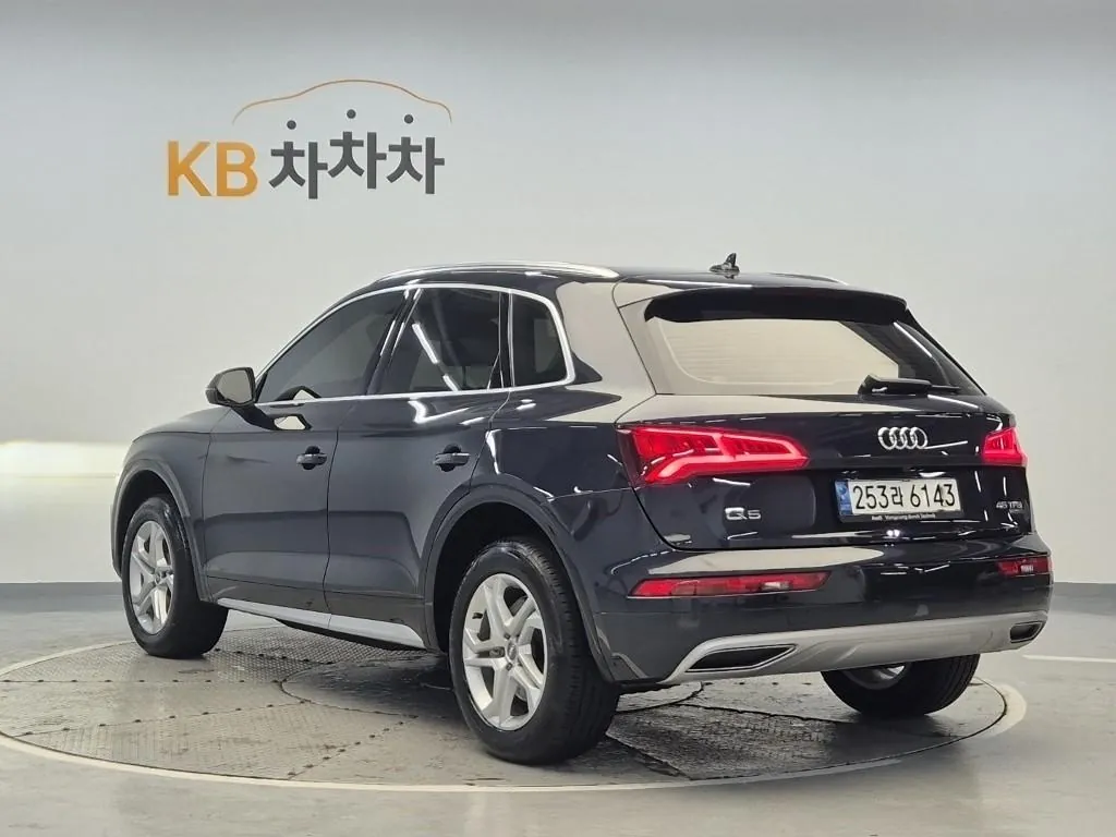 Audi Q5 2020 photo 2