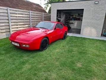 Porsche 944
