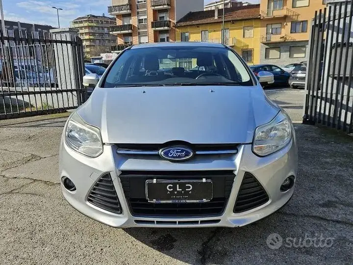 Ford Focus 2012 photo 2