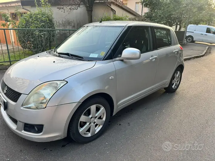Suzuki Swift 2018 photo 2