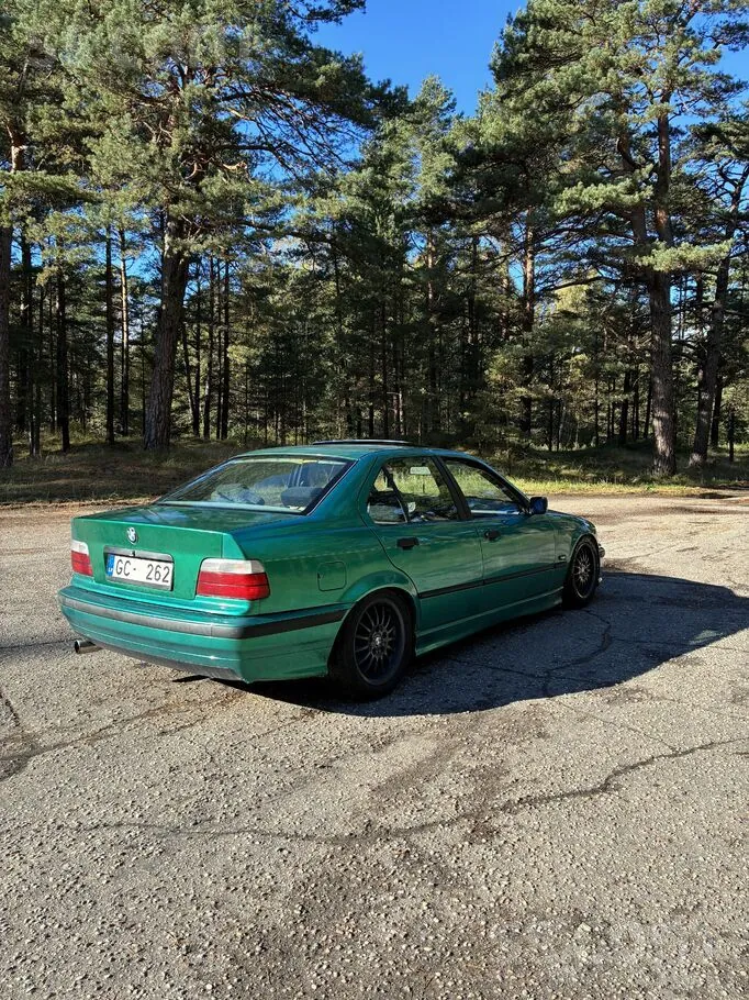 BMW 318I 1995 photo 3