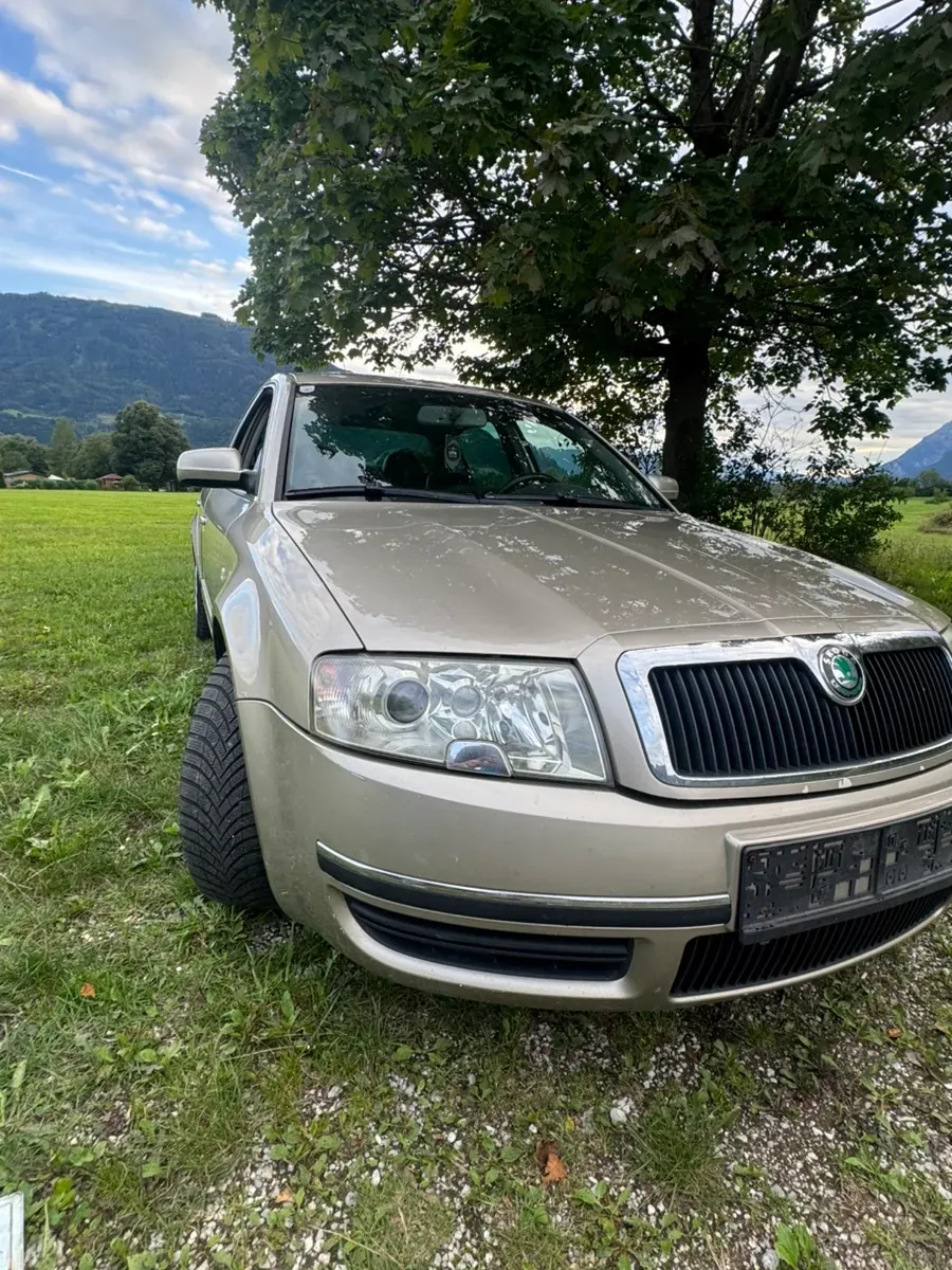 Skoda Superb 2004 photo 3