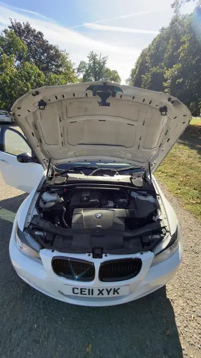 BMW 3 Series 2011 photo 4